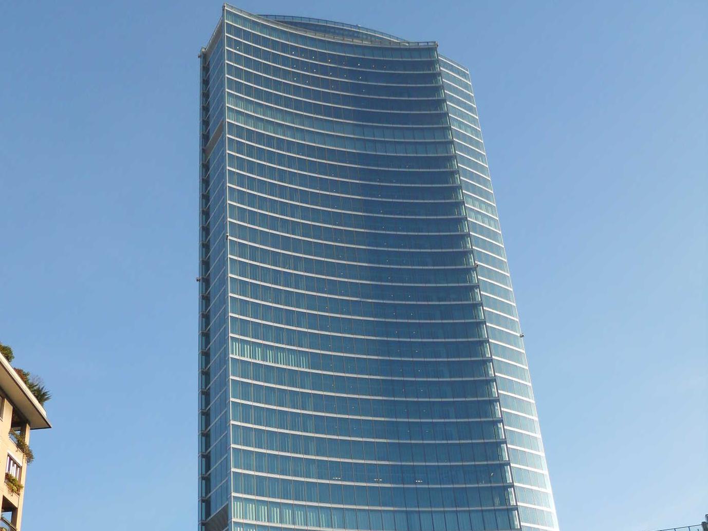 /src/assets/img/palazzo-lombardia-torre.jpg
